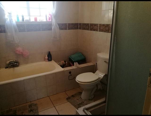 4 BEDROOM HOUSE TO LET IN PROTEA PARK